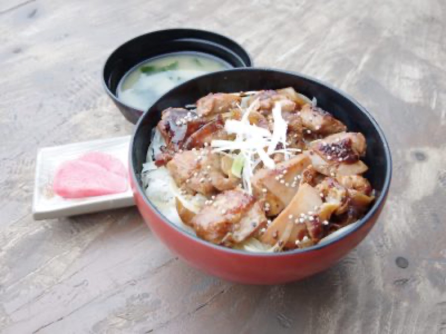 余呉えごま焼き鳥丼
