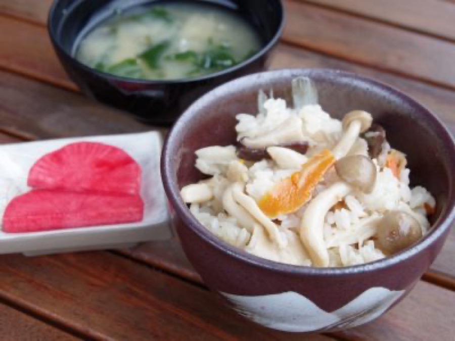 炊き込みご飯定食